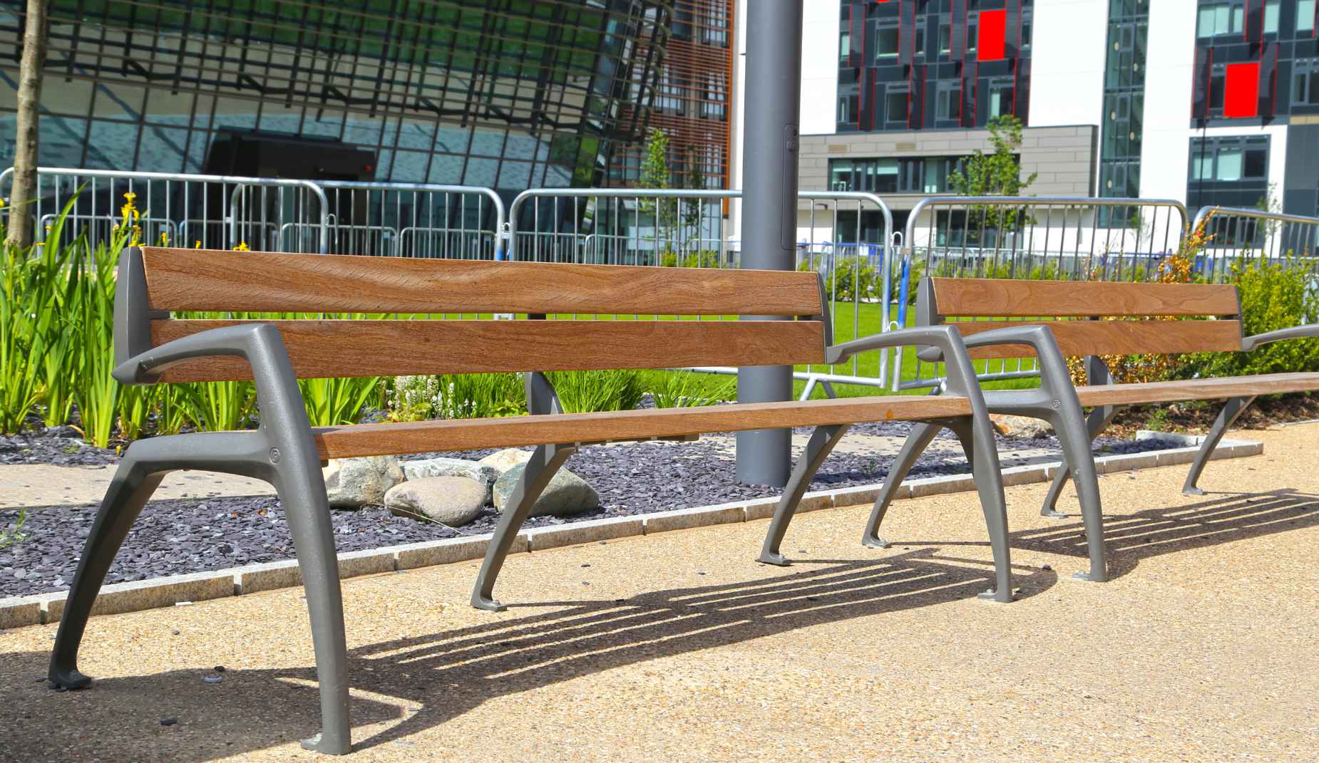 Mantis bench in hardwood Factory Furniture