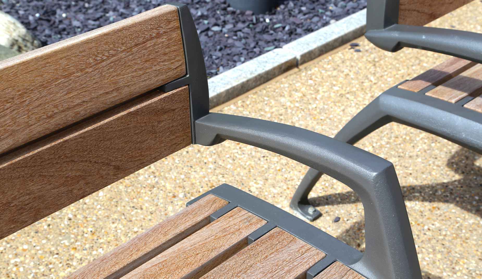 Mantis bench in hardwood Factory Furniture