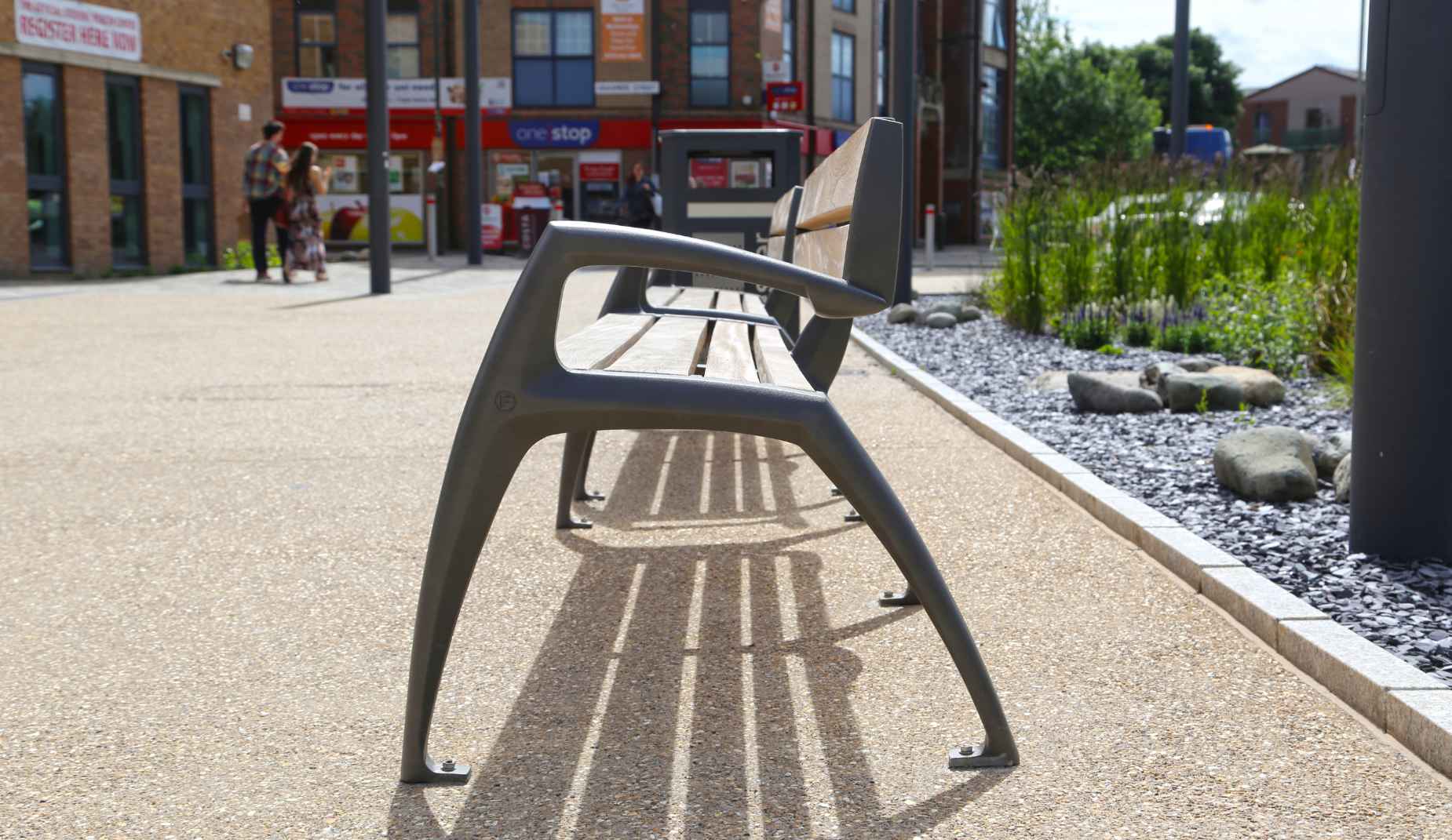Mantis bench in hardwood Factory Furniture