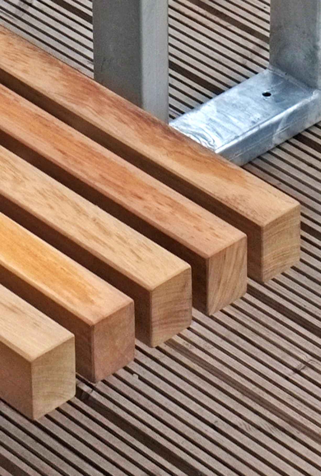 Tord bench in hardwood Factory Furniture
