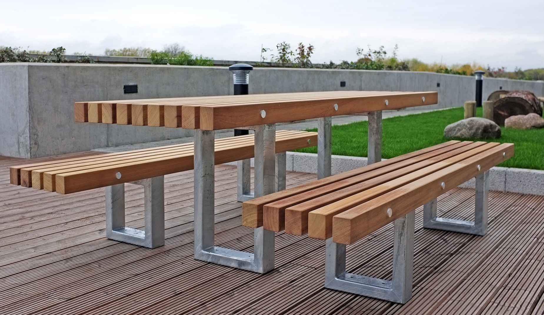 Tord bench in hardwood Factory Furniture