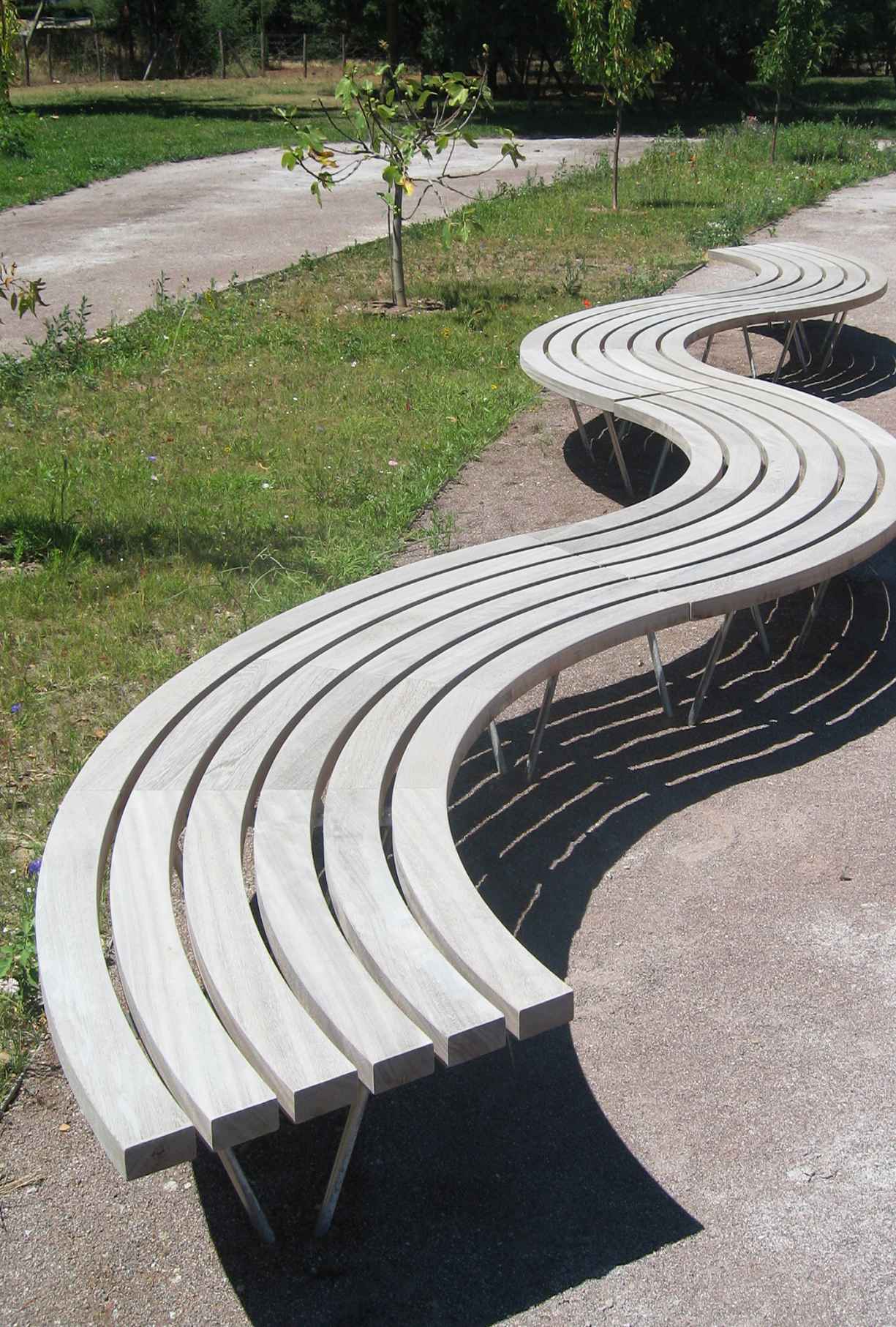 Sinu bench in hardwood Factory Furniture