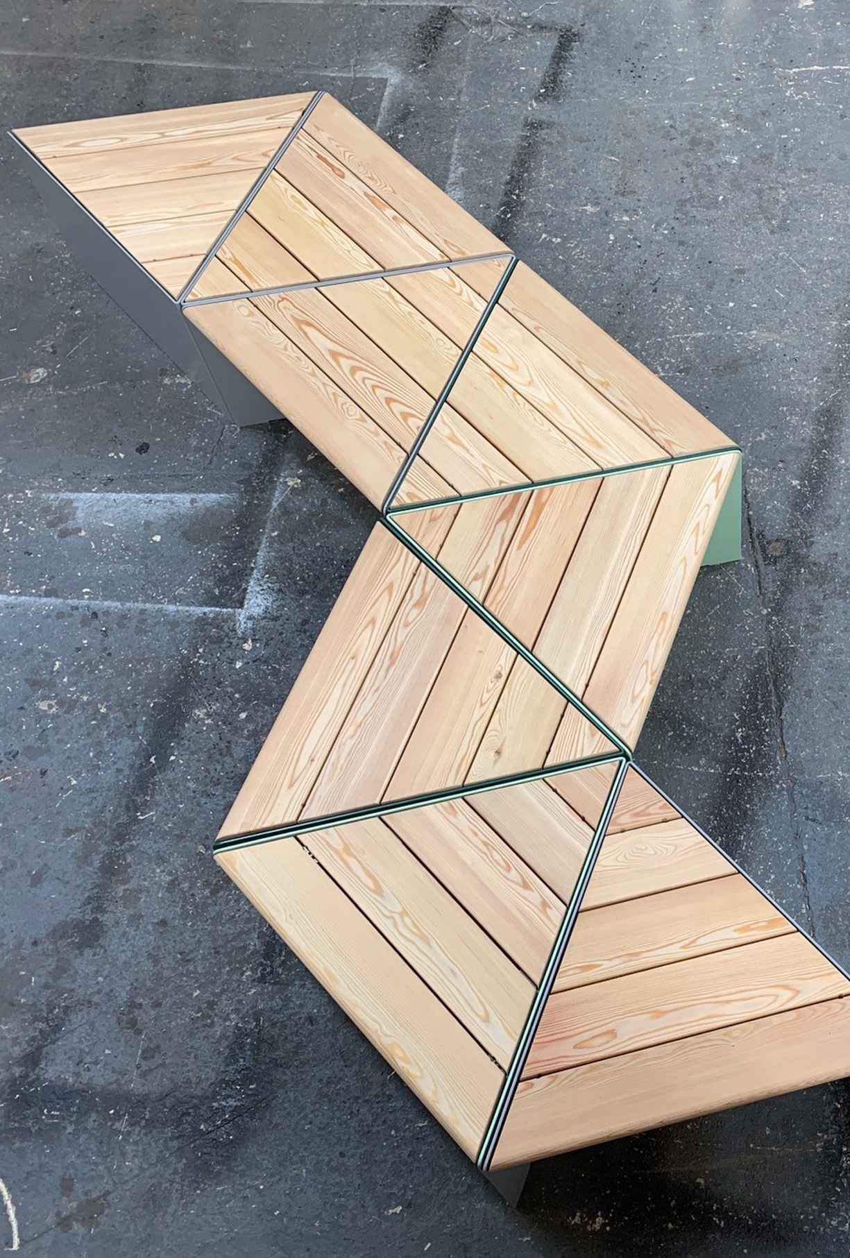 Sonobe bench in steel Factory Furniture