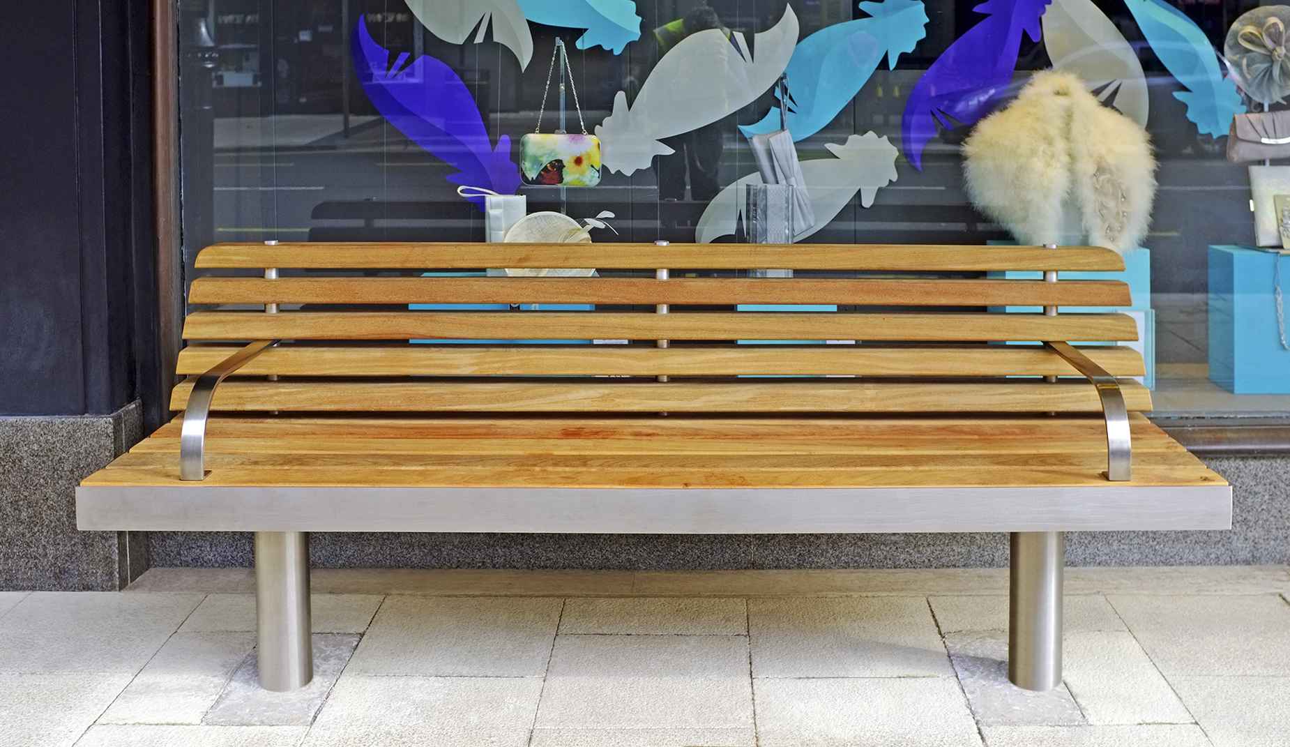 Straight Tree seat in hardwood Factory Furniture