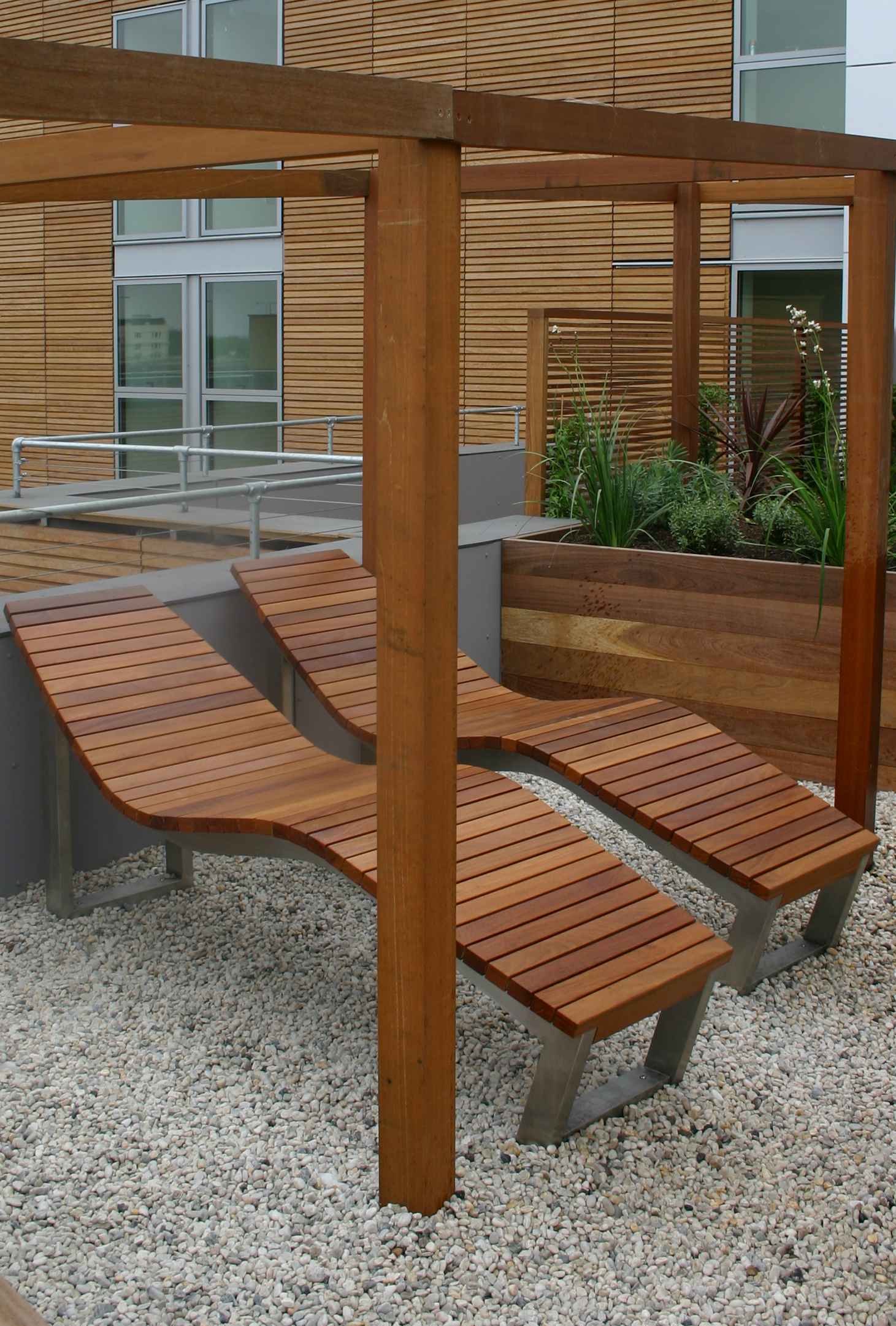 SKOP lounger in hardwood Factory Furniture