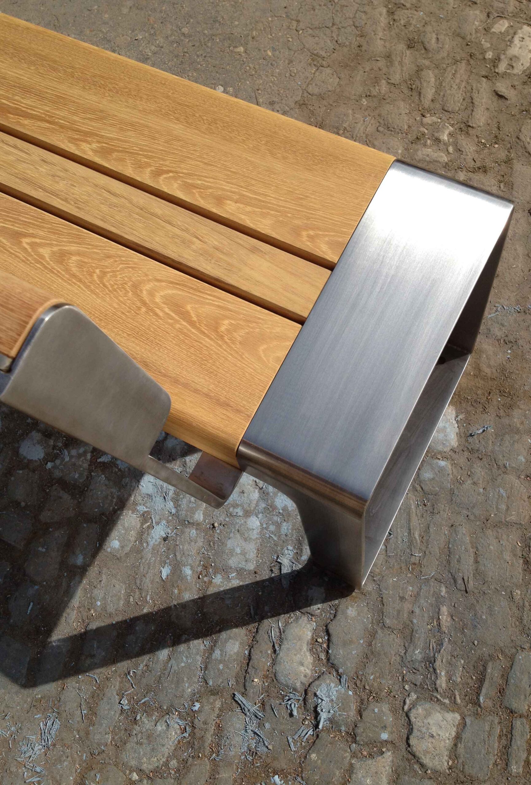 Murton seat in hardwood Factory Furniture
