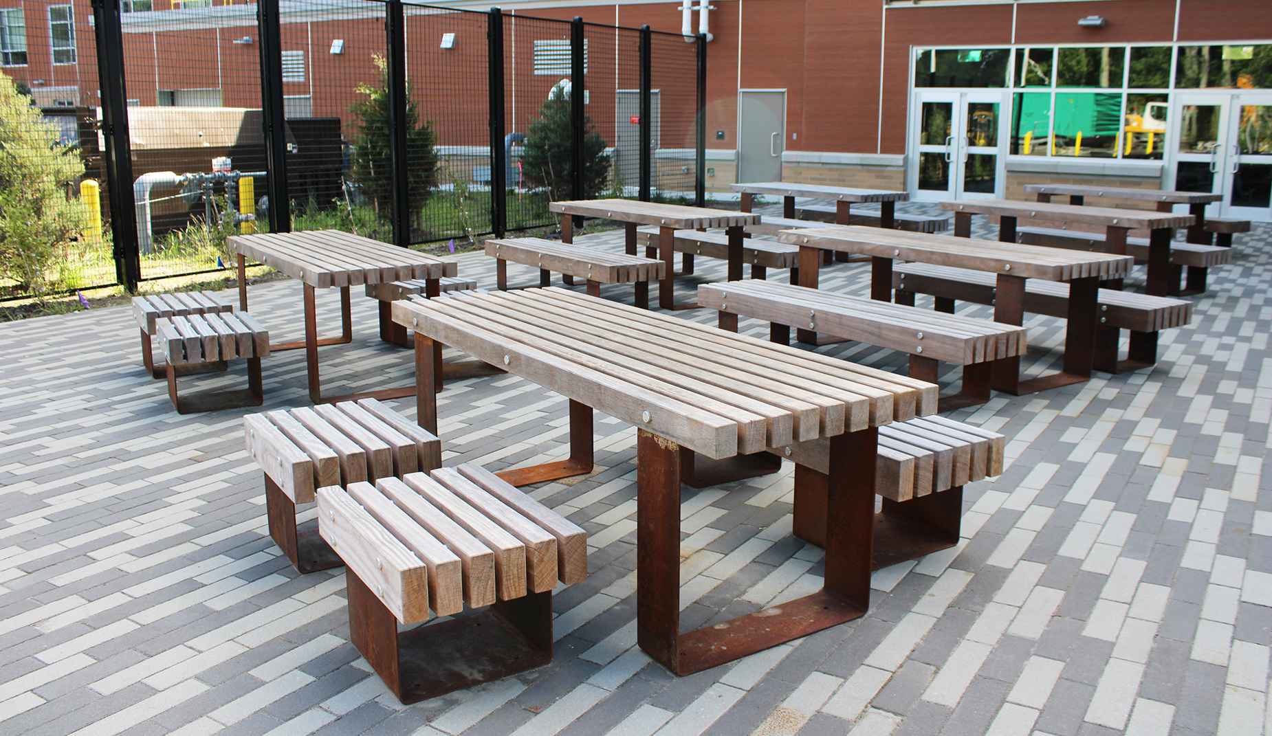 Quay table in hardwood Factory Furniture