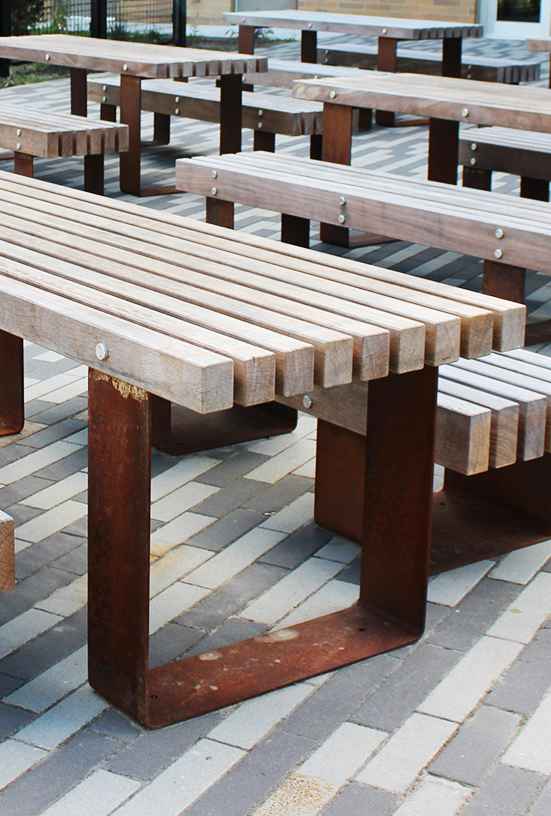 Quay table in hardwood Factory Furniture