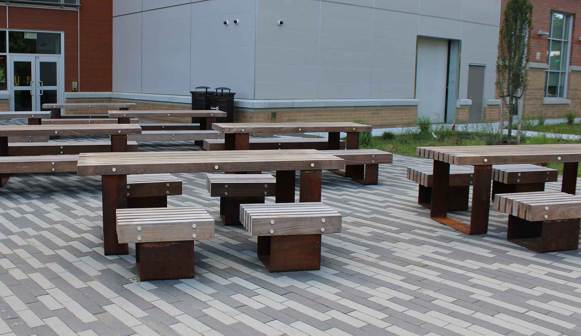 Quay stool in hardwood Factory Furniture