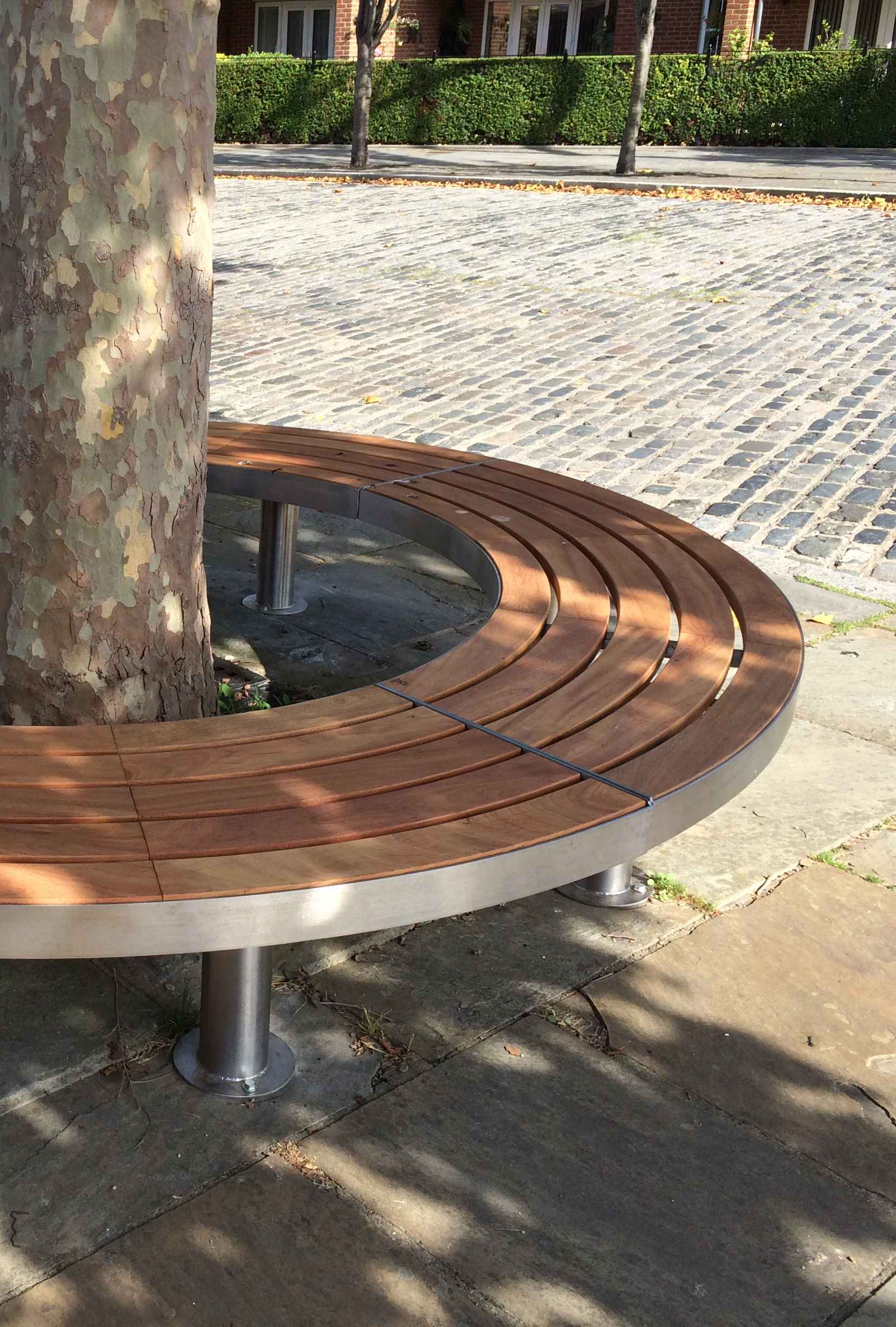 Tree bench in hardwood Factory Furniture