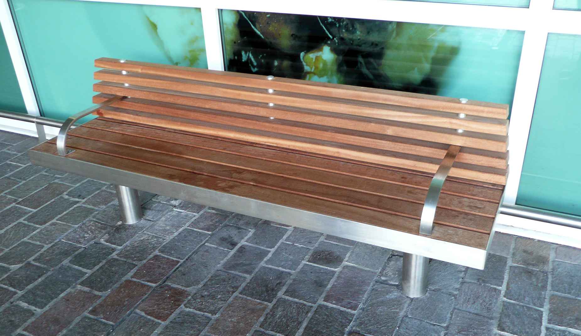 Straight Tree seat in hardwood Factory Furniture