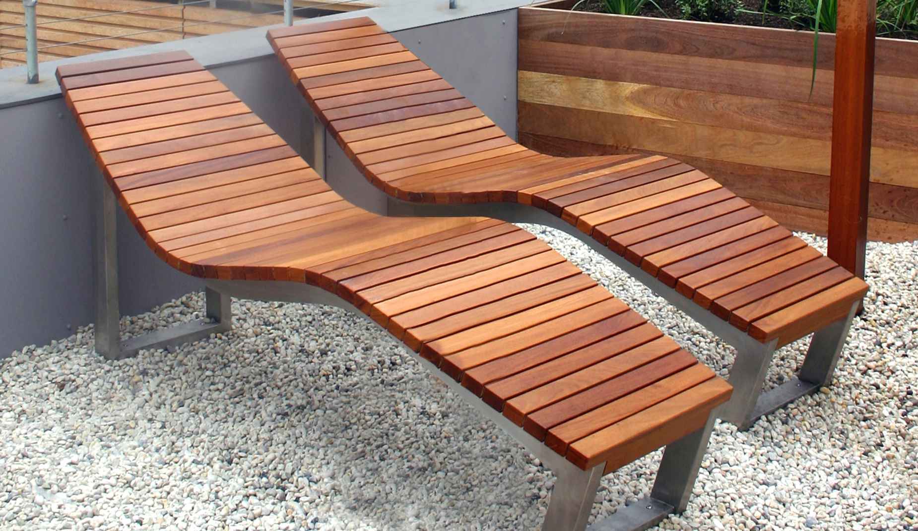 SKOP lounger in hardwood Factory Furniture
