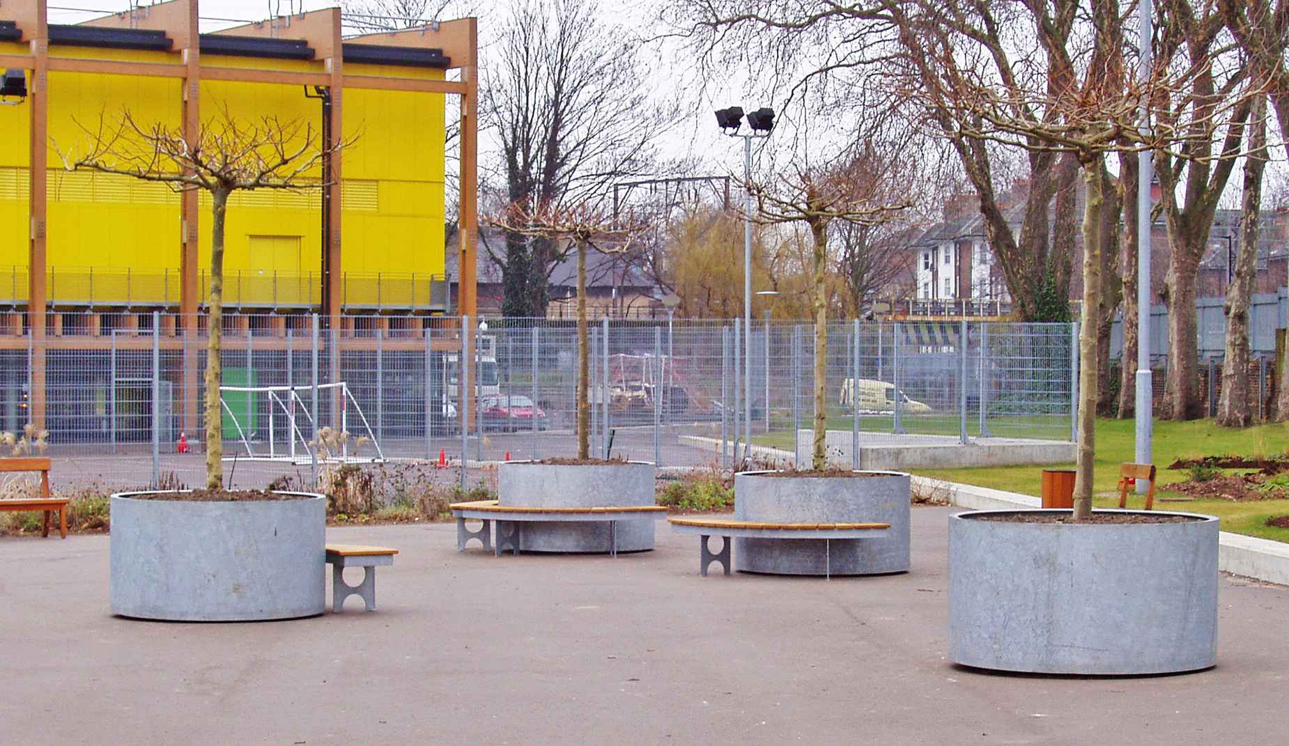 Galvanised Round Planter in steel Factory Furniture