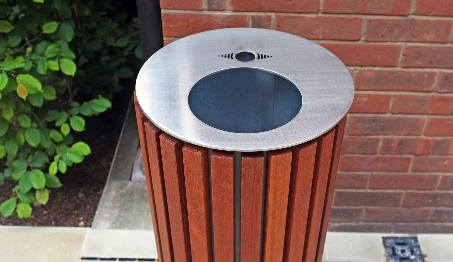 Boort bin in hardwood Factory Furniture