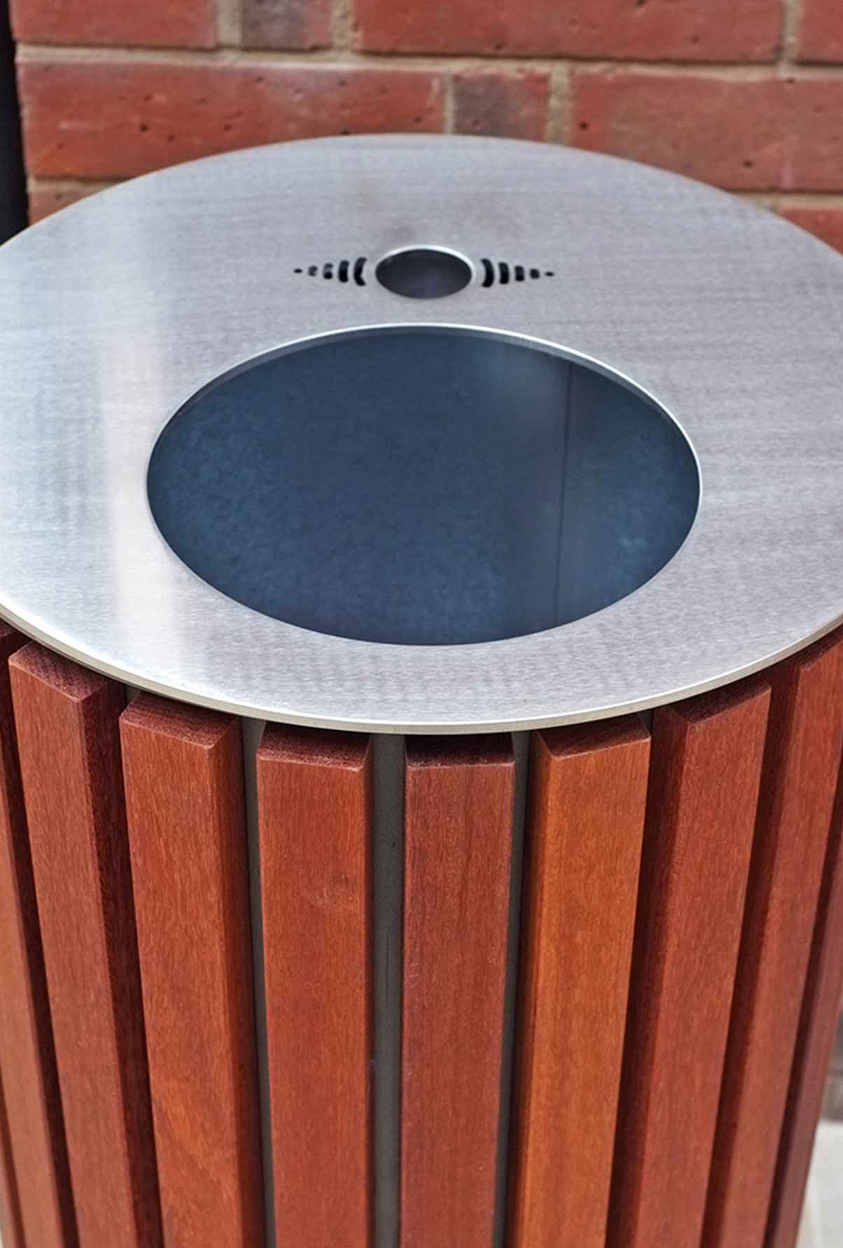 Boort bin in hardwood Factory Furniture