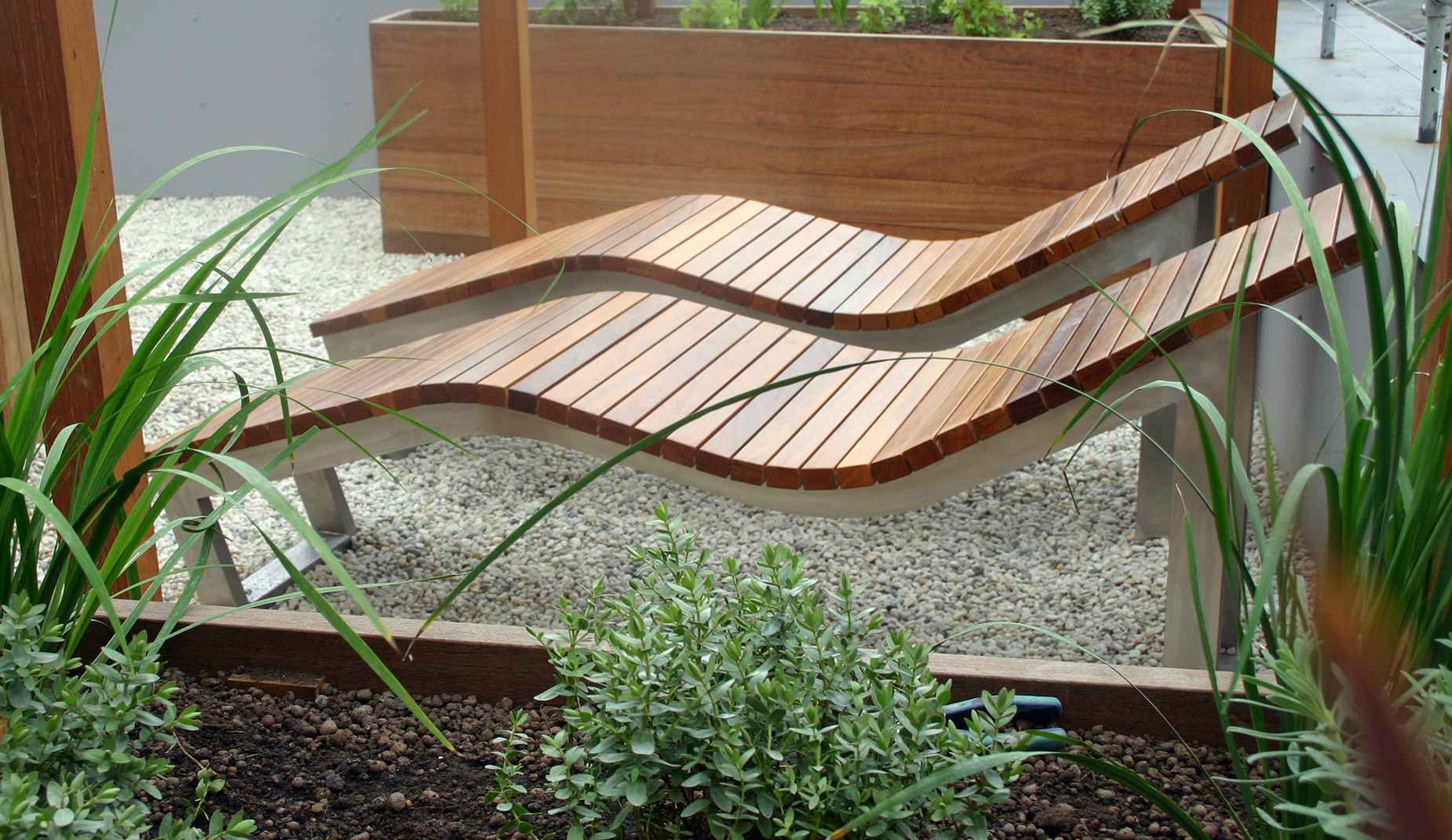SKOP lounger in hardwood Factory Furniture