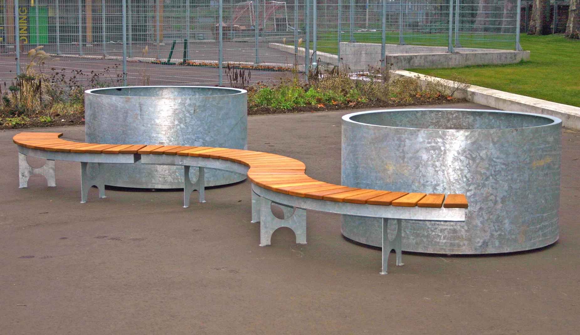 Galvanised Round Planter in steel Factory Furniture
