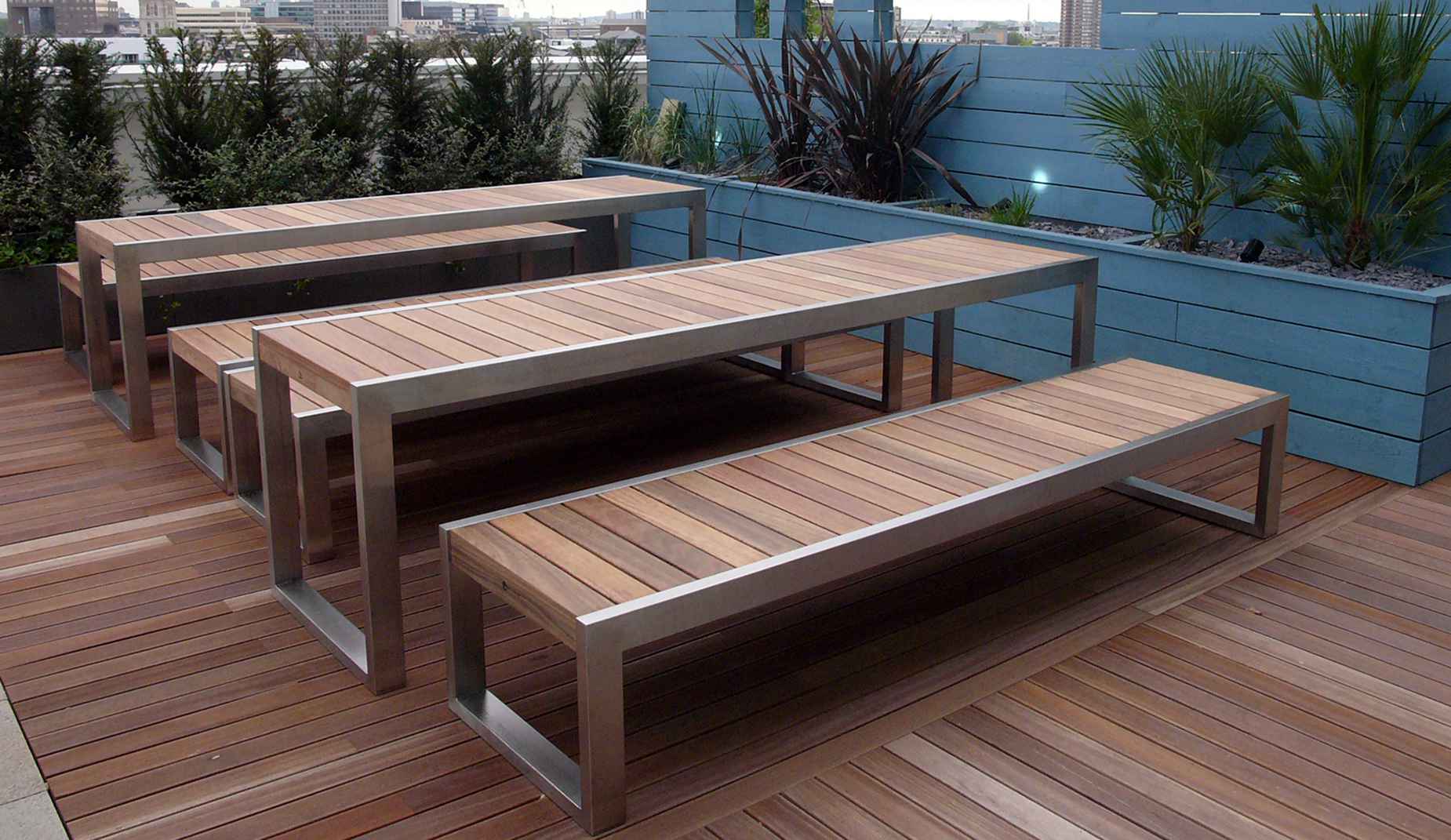 Skop table in hardwood Factory Furniture