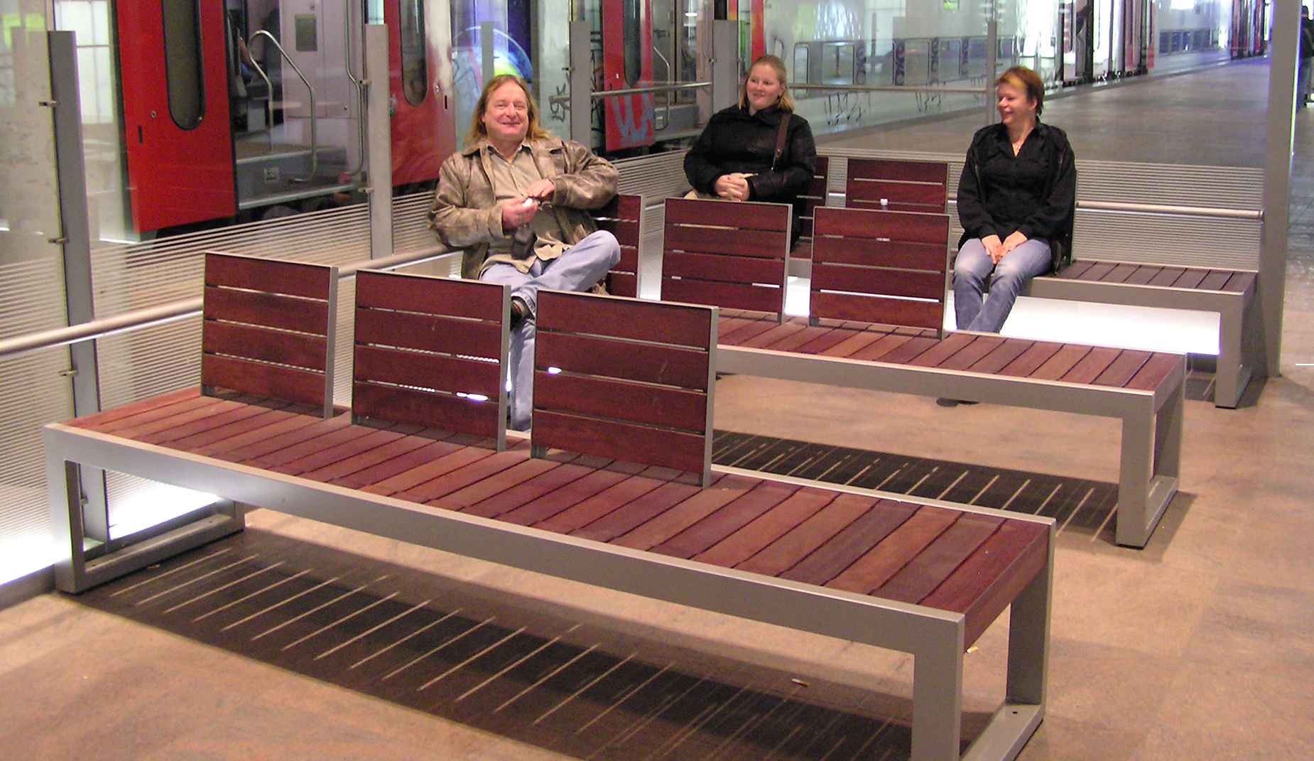 SKOP seat in hardwood Factory Furniture