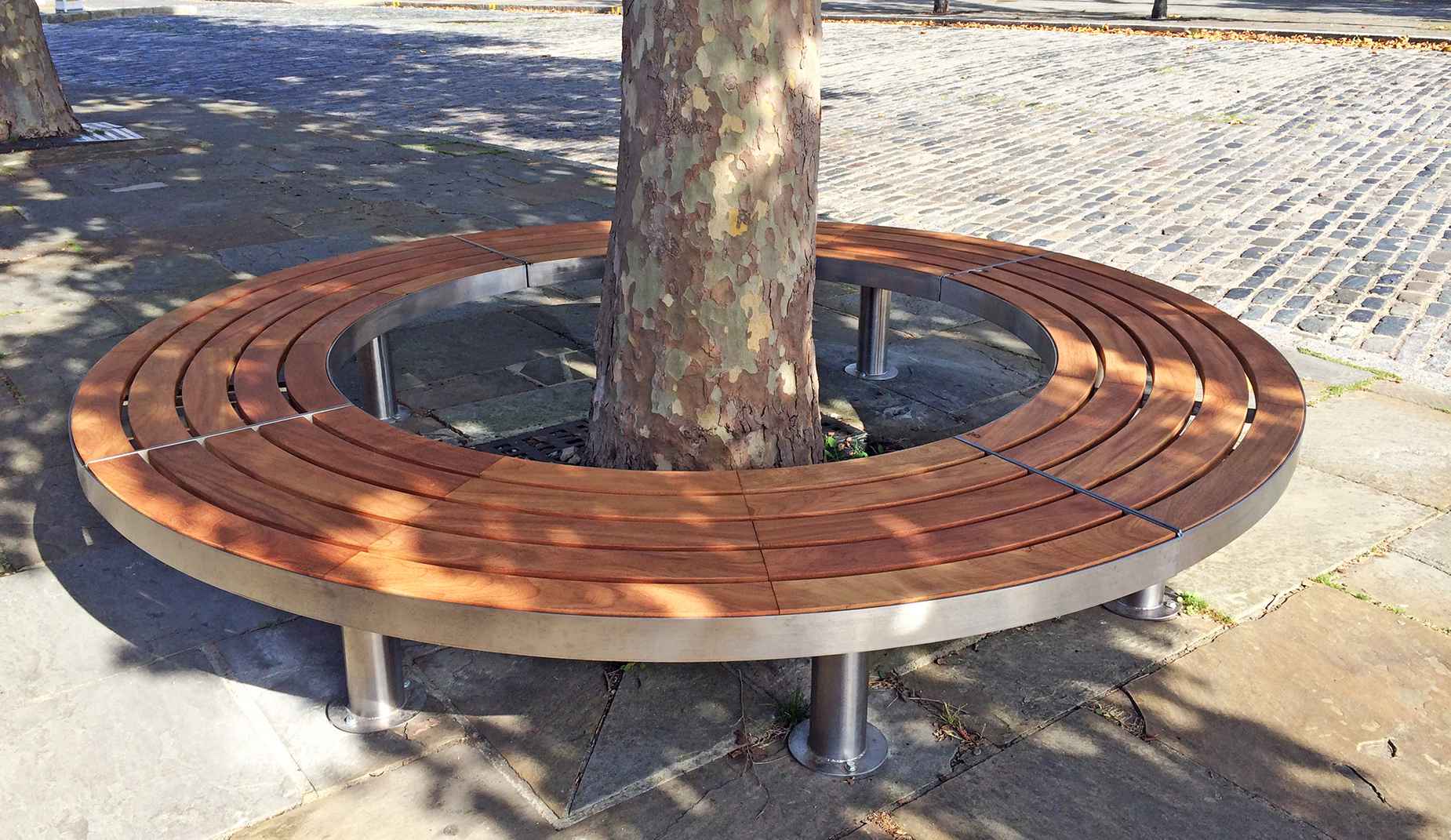 Tree bench in hardwood Factory Furniture