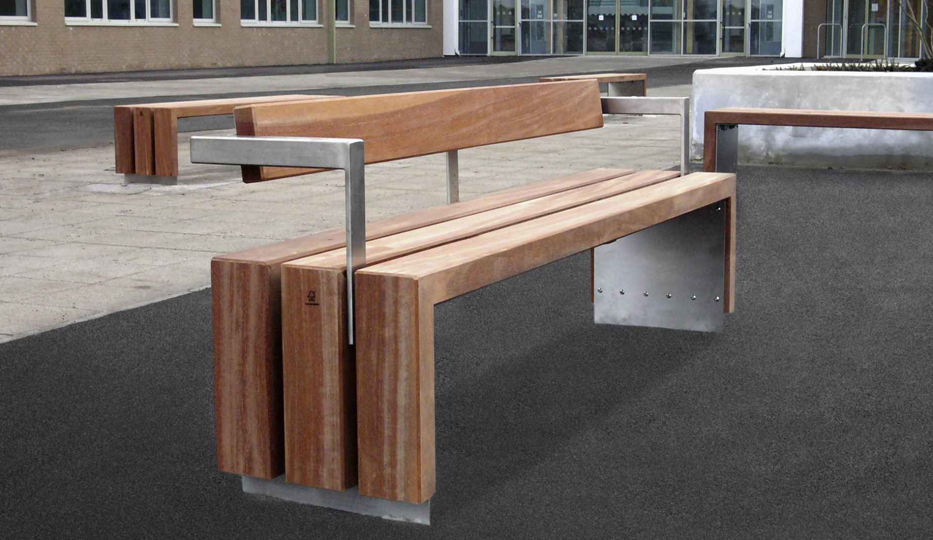Bloc seat in hardwood Factory Furniture