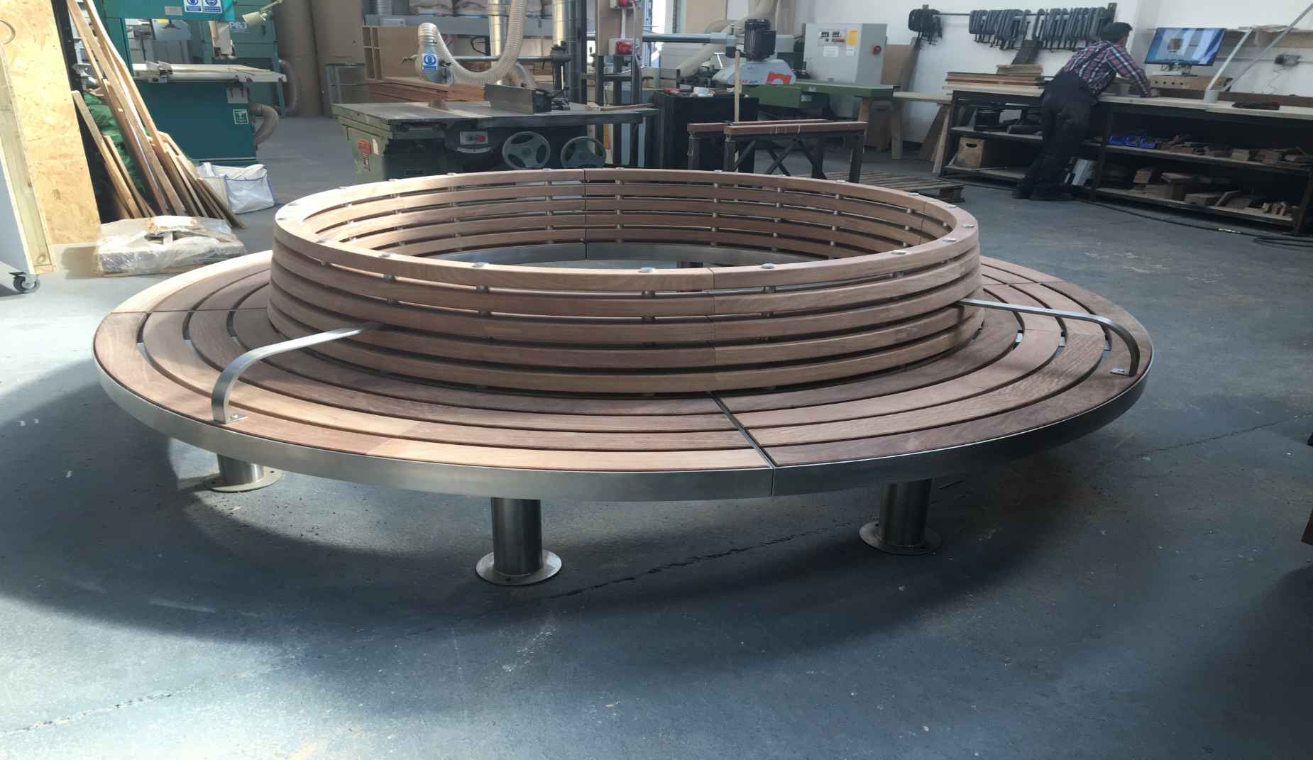 Tree seat in hardwood Factory Furniture