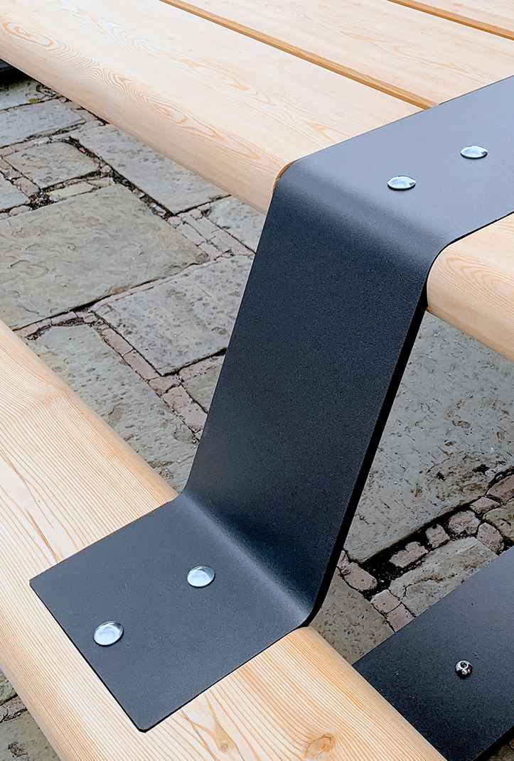 North picnic table in hardwood Factory Furniture