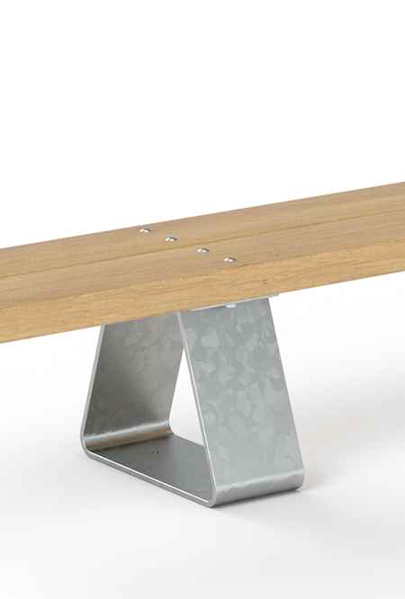 PIK bench in hardwood Factory Furniture