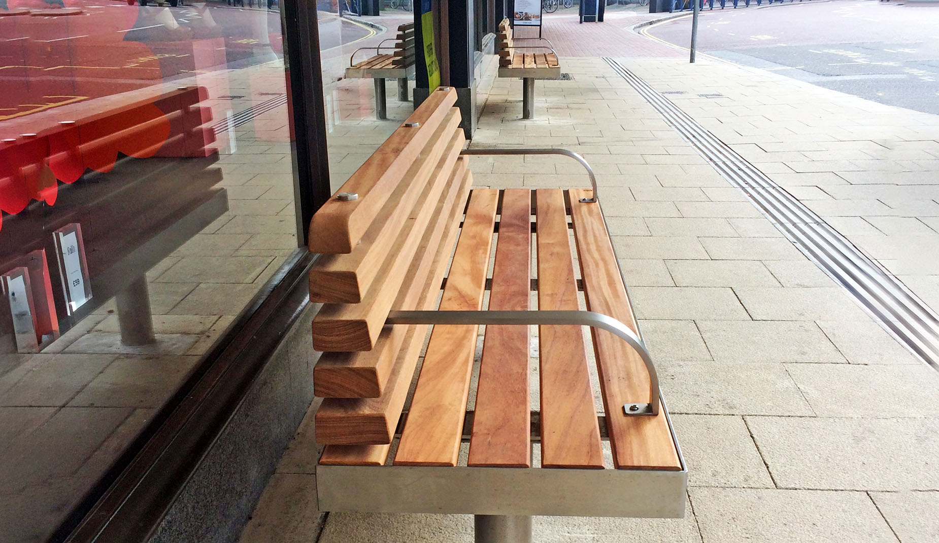 Straight Tree seat in hardwood Factory Furniture
