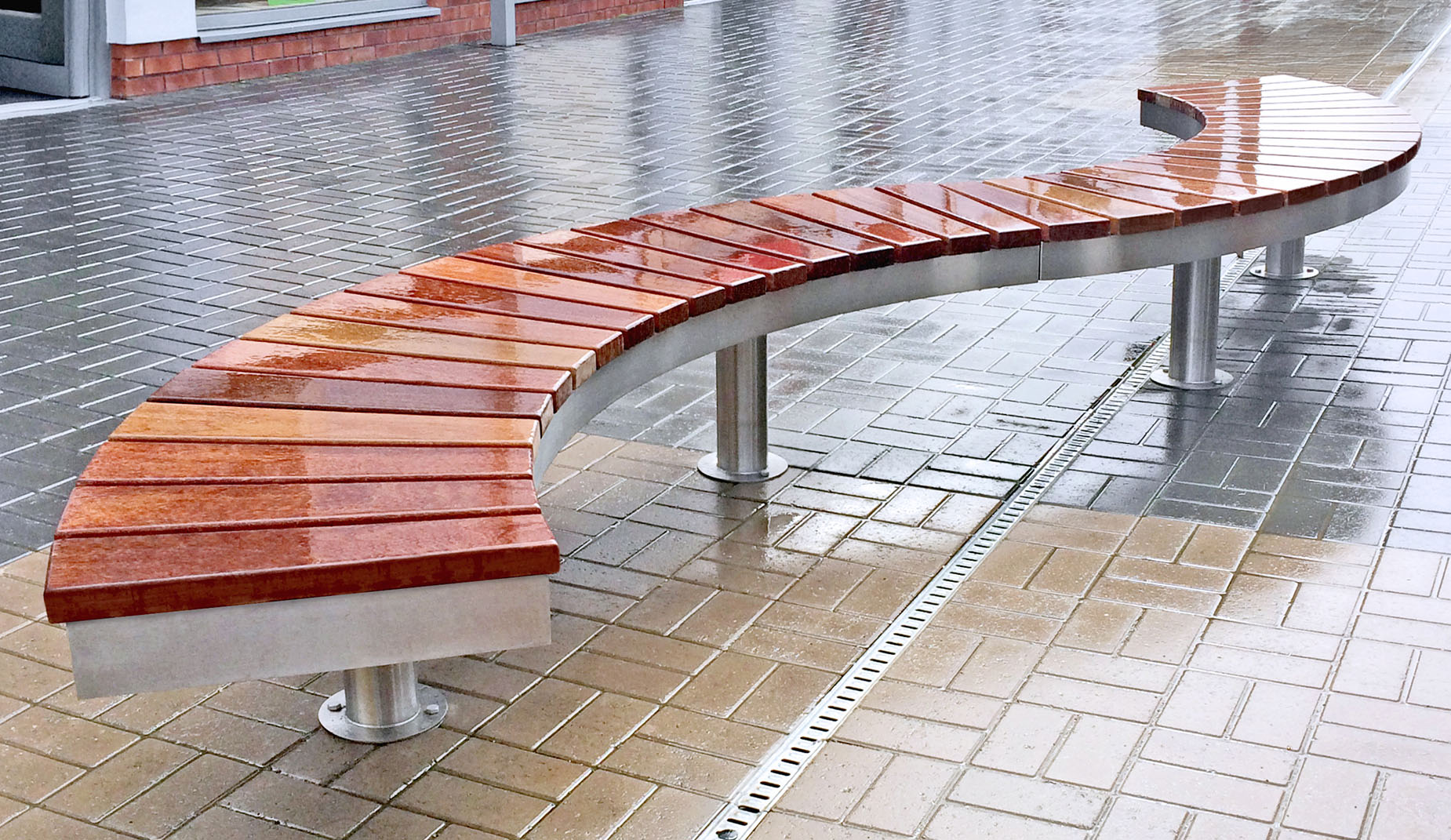 Chronos bench in hardwood Factory Furniture